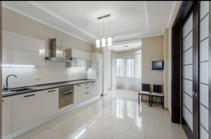 Продаж 4 кімнатної квартири бул-р Лесі Українки Печерський вторічка - фото 1