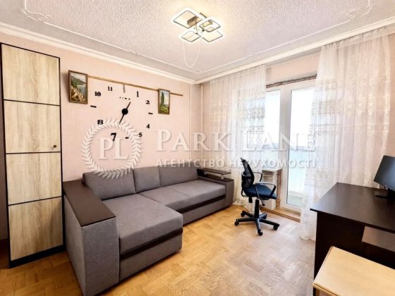 ТЕРМІНОВО! Дарницький р-н. Ревуцького 44Б, М.Харківська 5 хв. 89 м.кв Киев