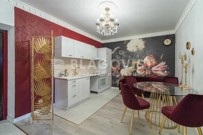 Вул. Макіївська 10А, продаж 2 кімнатна, 50 м, новий ремонт - фото 1