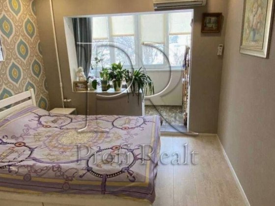 Продаж 2 кімн.кварт. Тичини22А Березняки поряд Русанівка Київ