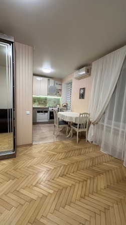 Красноткацкая. Червоноткацька (В. Черчилля), 26. метро Черниговская - фото 1