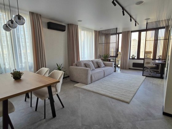 2к квартира з шикарним ремонтом 73.5м2 в ЖК Seven Севен Осокорки Киев