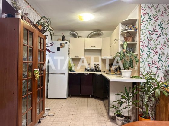 Двокімнатна квартира біля Піскових озер — затишний простір з ремонтом Львів