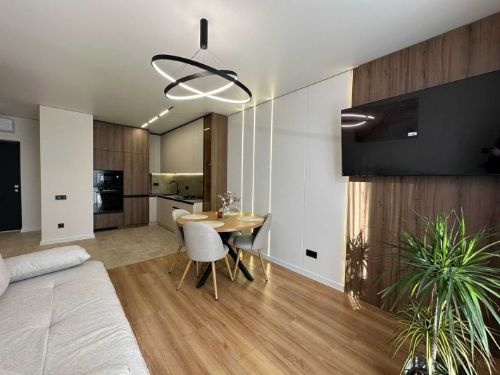 Продаж 1кімн.квартири на Сихові з ремонтом. 44кв.м. вул. Трильовського - фото 1