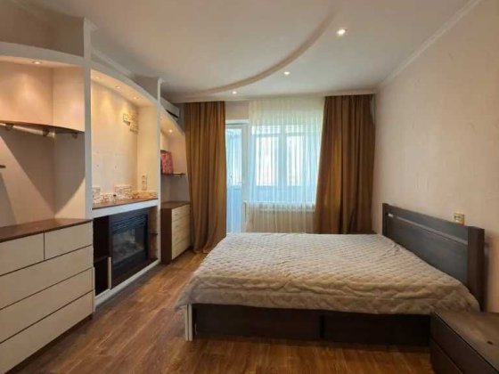 Продаж 2 к квартири жм Сокіл, вул. Євпаторійська б. 106. ГАЗ