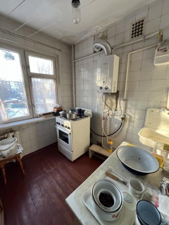 Продається трьох кімнатна квартира в центрі міста. - фото 1