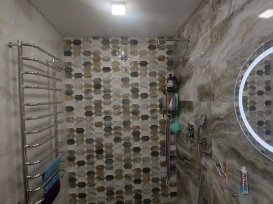 Сучасна 3к квартира з дорогим ремонтом.