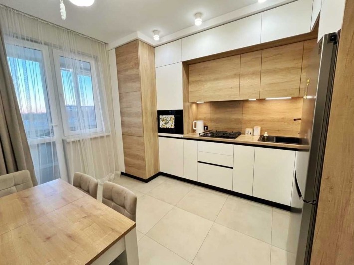 Продаж стильної 1-кімнатної квартири в ЖК "АРЕНА" вул. К. Мікльоша 27 - фото 1