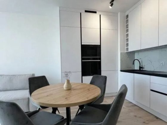 Варшава Польща продаж євро двушка Львів