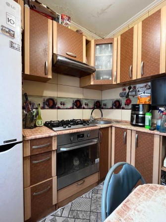 В продажу 3-кімнатна квартира в районі Новомиколаївка біля школи № 25 - фото 1