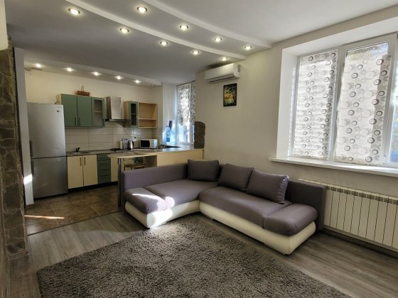 Гарна 2х квартира-студія, р-н театру ім.Магара. Запорожье