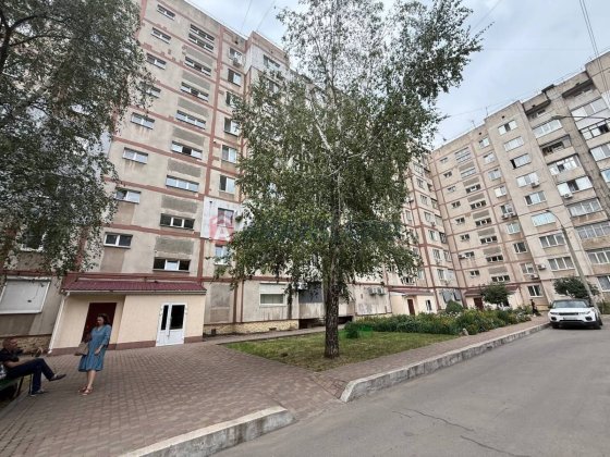 Центр Бородинського, р-н Амстору, 1-а квартира Запорожье