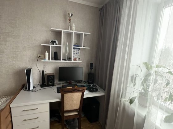 Продам простору  3кім квартиру