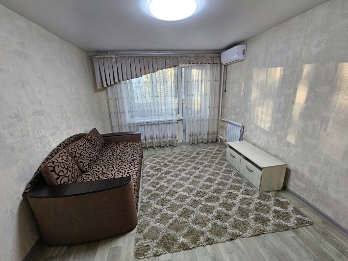 Продам 1-кімнатну квартиру (39 м²) внизу проспекту Олександра Поля - фото 1