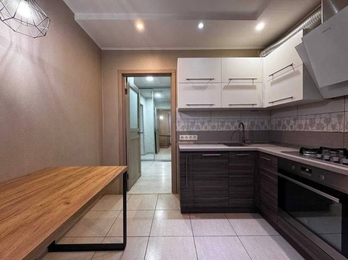 Продам 2к квартиру 55м2 Победа 6. Проспект Героев - фото 1