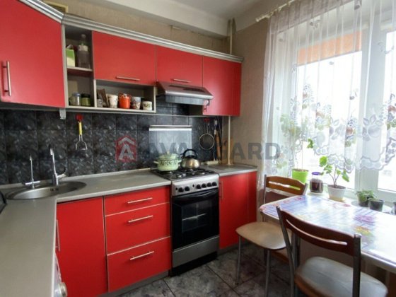 Продається 2-кімнатна квартира Шкільна 32 Запоріжжя