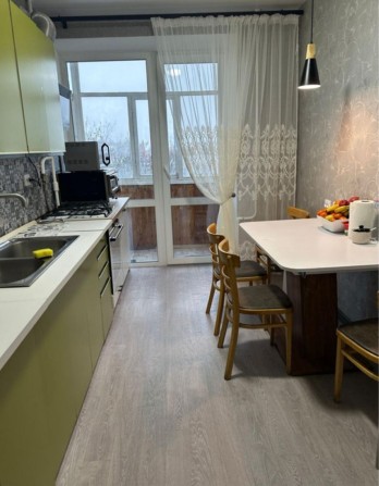 Продаж «3-кімнатна квартира, центр міста, цегляний будинок»84 кв.м. - фото 1