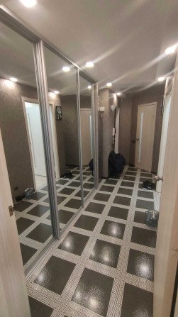 Продам 2к кв, власник, вул. Незалежної України - фото 1