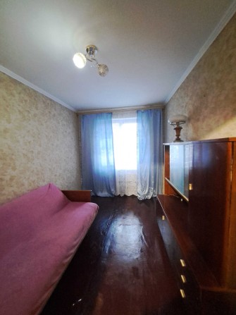 Продається квартира гостинного типу біля "Епіцентра" - фото 1