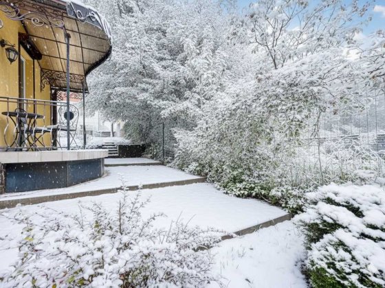 Квартира в особняку 128м.кв. + укриття 47м.кв. + гараж + своє подвір'я Львов