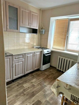 Продаж 1к квартири 30.7 кв. м на вул. Листопадова - фото 1