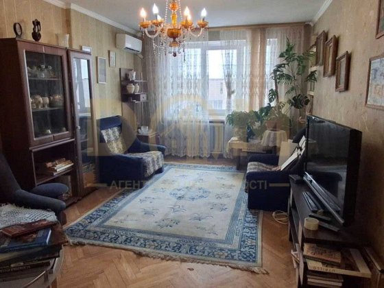 Продам 1-к квартиру, метро  Оболонь, вул. Олександра Архипенка, 2/12 Київ