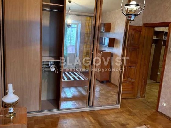 Продаж 3х кімнатної квартири Анни Ахматової 15  Позняки Дарницький р-н Киев