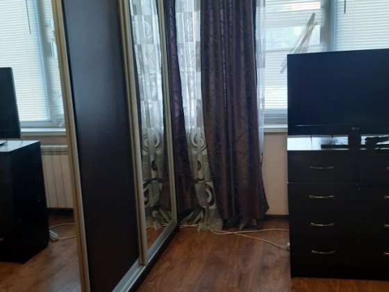 Продається 1 кім квартира  метро Мінська 8 мин по  вул Зои Гайдай 9 А Київ