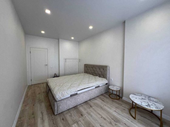 Продаж видової 1 кімн. квартири, вул. В. Брожка 70, Голосіївський р-н Київ