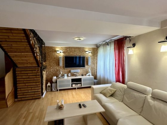 Продаж 3к квартири Русавновка Київ