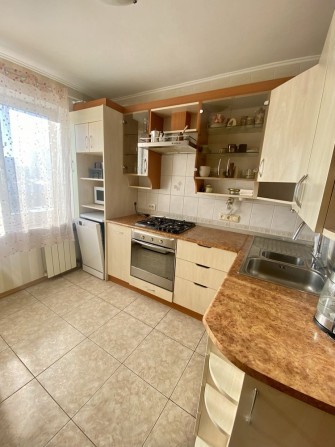 Простора 2-х кімнатна Глушкова Академіка просп., 32 цегляний будинок - фото 1