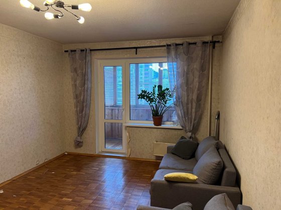 Простора 4-к квартира 90 м² на  низькому поверсі! Закревського 5-А Киев