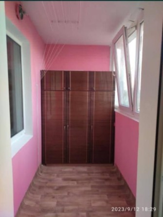 Однокімнатна квартира 42 квадратних метри. Третій поверх. Власник - фото 1