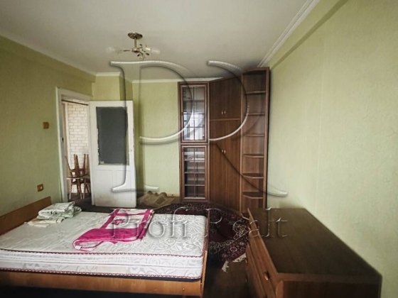 Продаж 3 кімн. квартири за адресою Запорожця 9А Киев