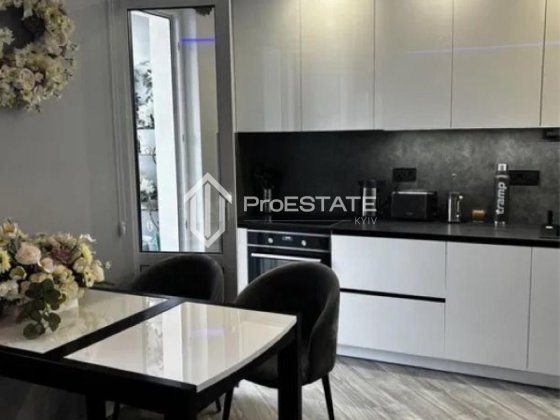 Продаж 2х квартири Троєщина, ЖК Милославичі , вул. Закревського 101-Б Киев