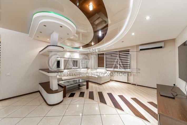 Продаж видової квартира на Оболоні - фото 1