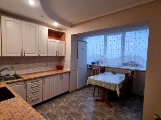 Простора 2-к квартира Оноре де Бальзака 10 Київ