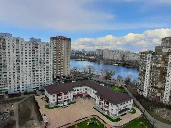 60 м2. Драгоманова, 1 А, м. Позняки. Осокорки. Київ