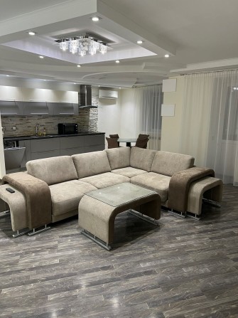 Простора та затишна 3-к квартира 100 м² вул. Вишняківська 13 - фото 1