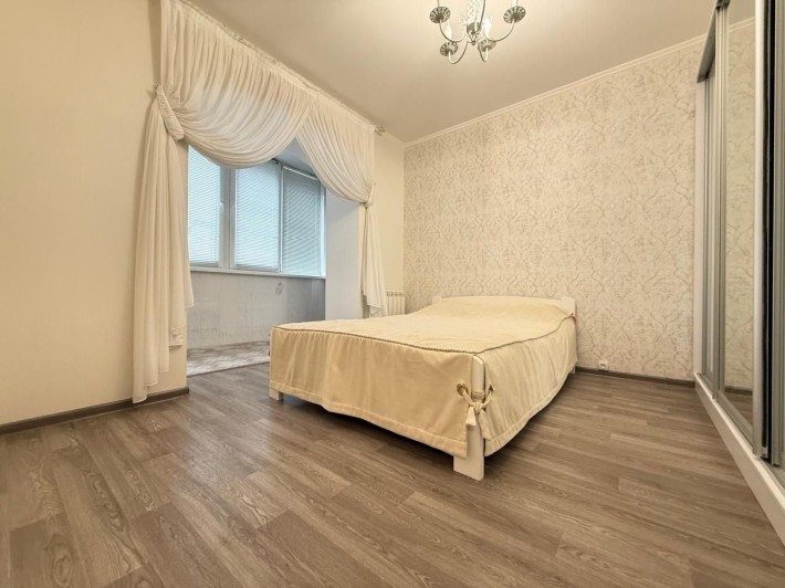 Продам отличную 3х комнатную квартиру в Центре. - фото 1