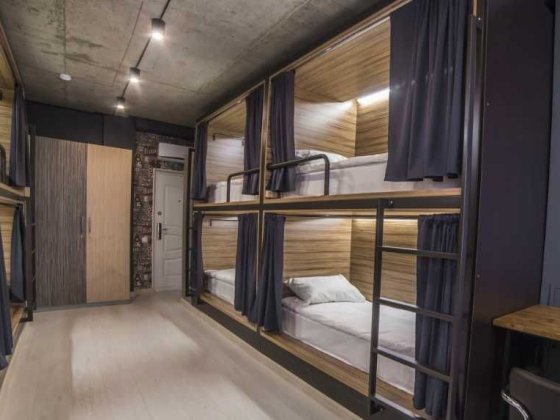 Продам Велику Квартиру , під Хостел - Гарне Місцерозташування