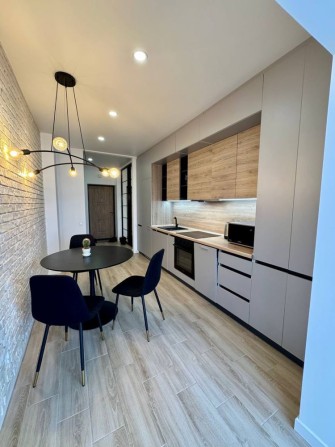 Продаж просторої 1-кім. кв.  По вул. Зелена 281а - фото 1