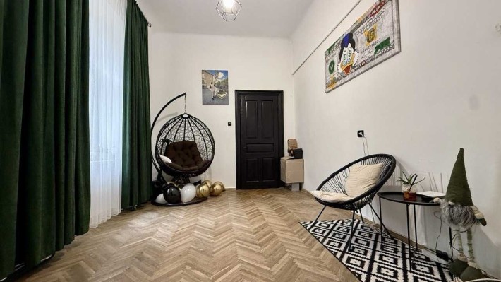 Продаж 3-х кімнатної квартири в ЦЕНТРІ по вул. Дорошенка + підвал 12м2 - фото 1