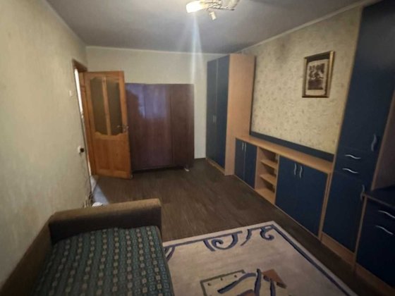 Продаж трикімнатної квартири з автономкою