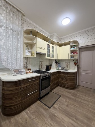 Продаж 2-к квартири в районі Металургів - фото 1