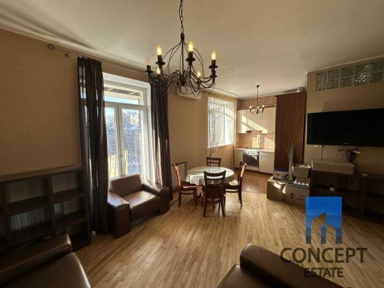 Продам 2-к квартиру Героев Крут Нагорка памятник Славы Яворницкого Дніпро