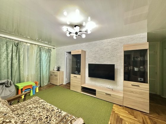 Продаж 3-кімн кв по вул Перемоги / Ластівка Запорожье