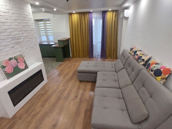 Центр ! Трьохкімнатна квартира Николаев