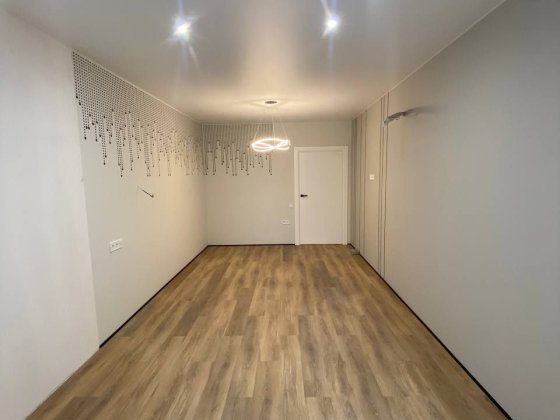 В наявності є чудова 2-х кімнатна квартира