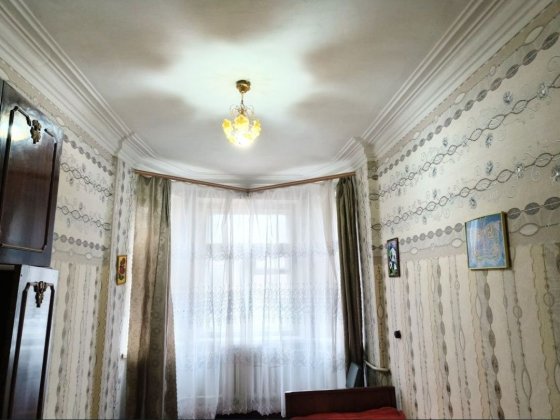 Продається 2к квартира на Лівому березі,вул.І. Нечуя-Левицького
Продає